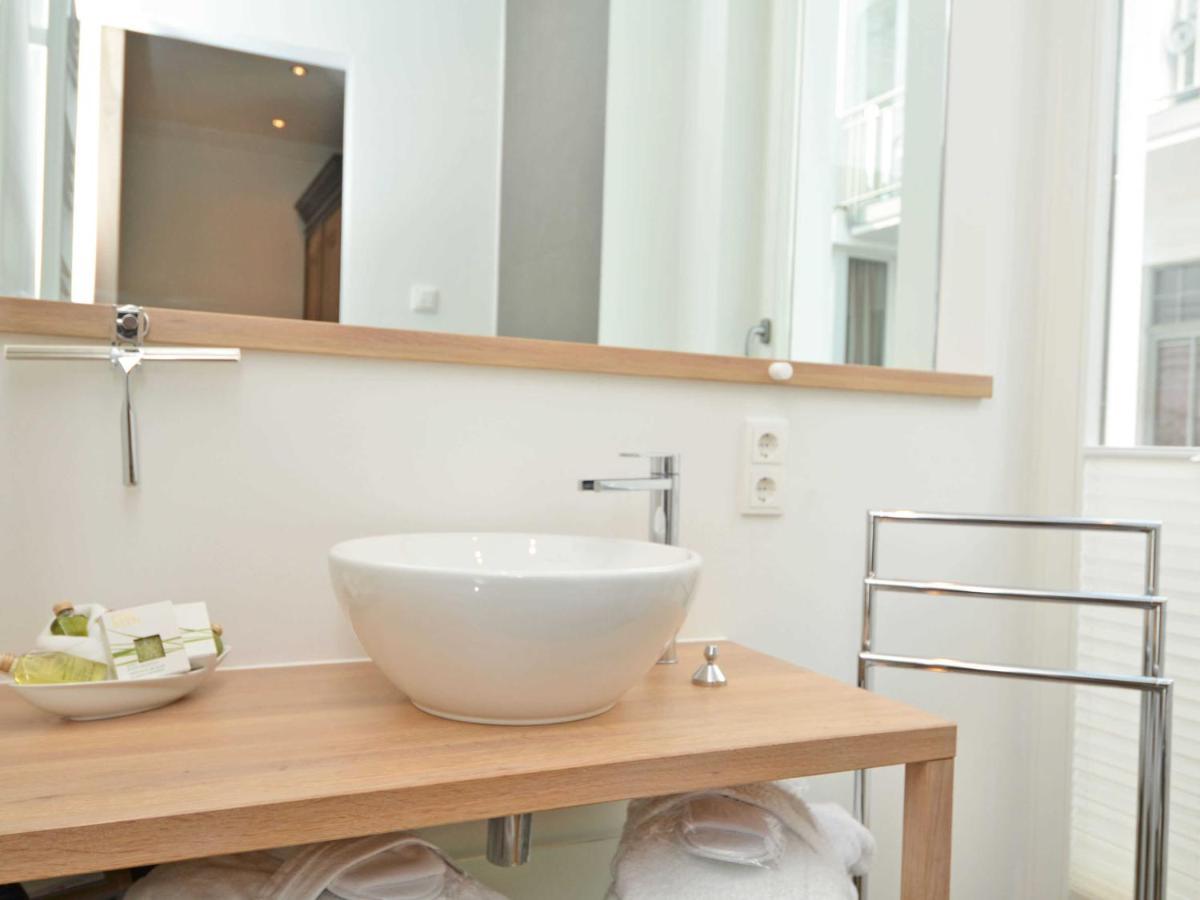 Villa "Johanna" Sellin - Wg13 Mit Kamin Und Zwei Balkonen ภายนอก รูปภาพ